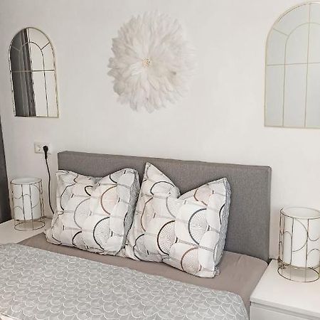 Schone 2 Zw In Sindelfingen - Maichingen *Daimler Apartment ภายนอก รูปภาพ